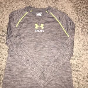 Long sleeve UA shirt